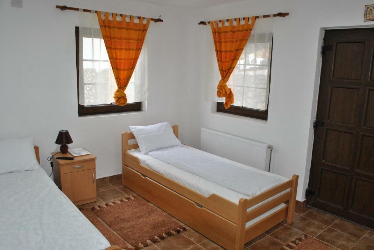 Etno Selo Lelic Bed & Breakfast Valjevo Ngoại thất bức ảnh